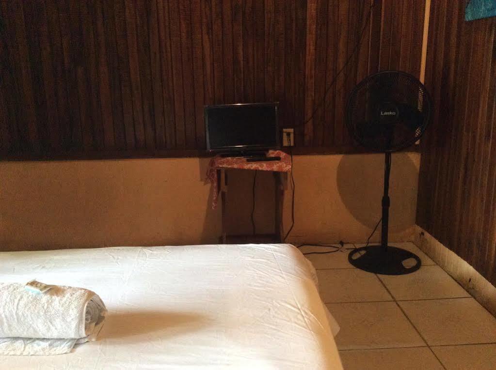 Cabinas El Muellecito Tortuguero Luaran gambar